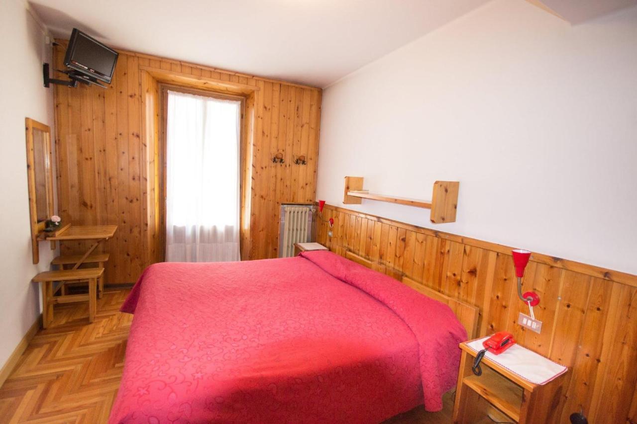 Meublé Albergo Dante Bormio Extérieur photo