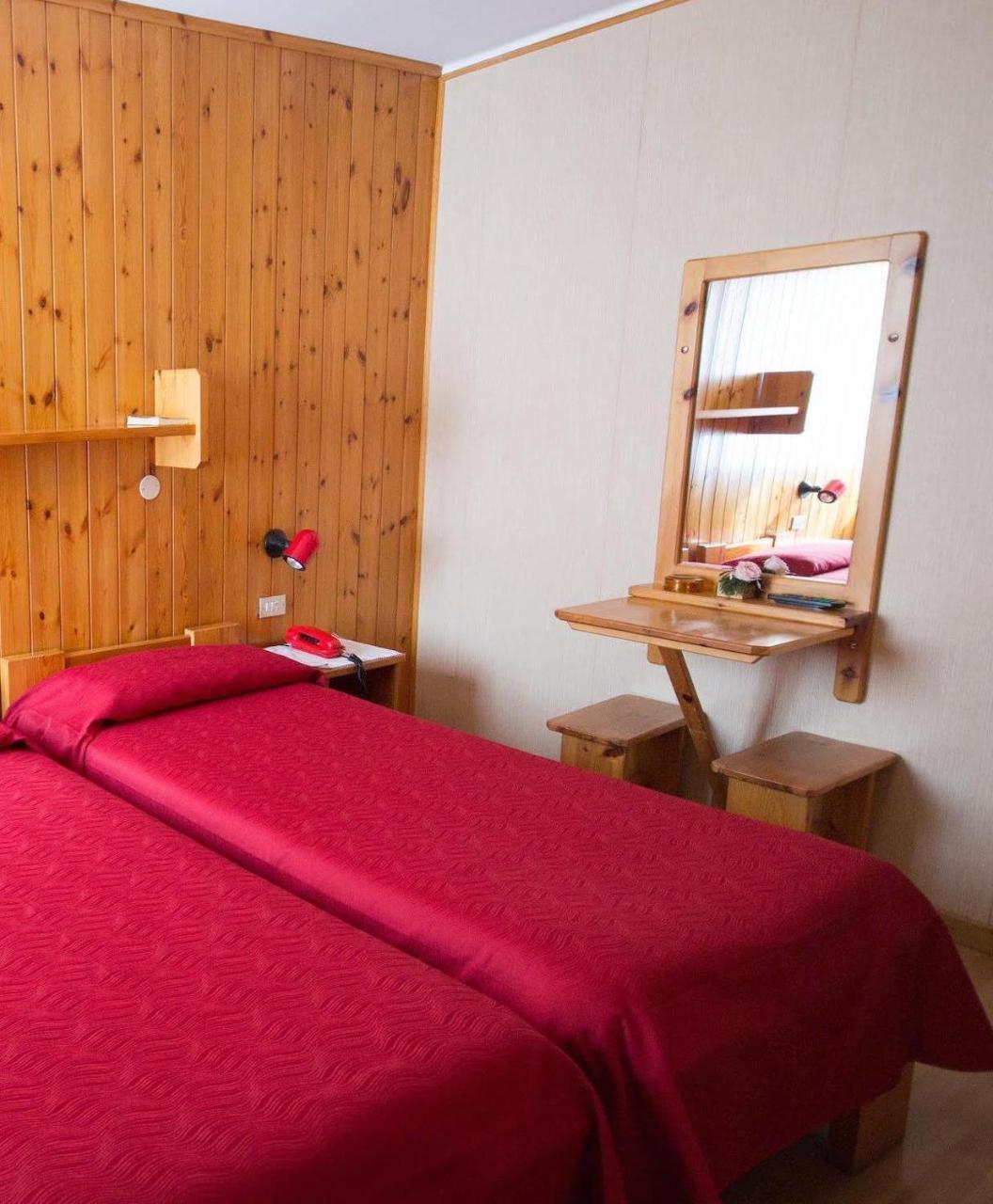 Meublé Albergo Dante Bormio Extérieur photo