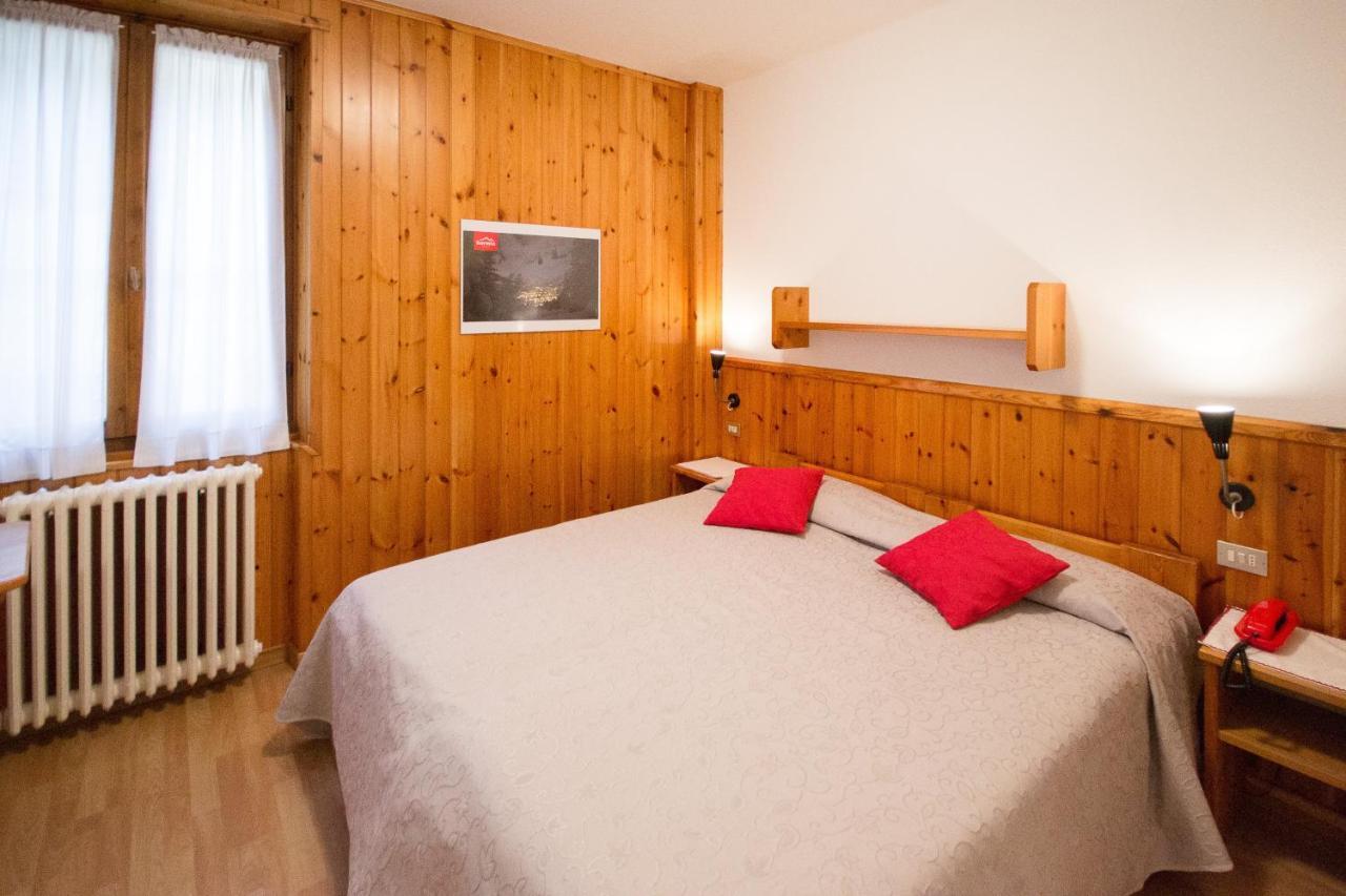 Meublé Albergo Dante Bormio Extérieur photo